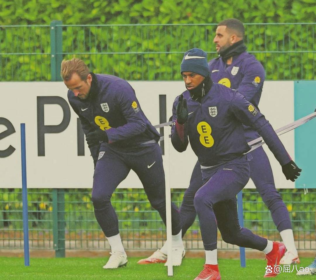 多支英格兰足球队优秀运动员集训备战 多支英格兰足球队优秀运动员集训备战