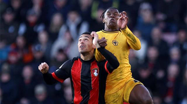 富勒姆客场输球，保级压力加大