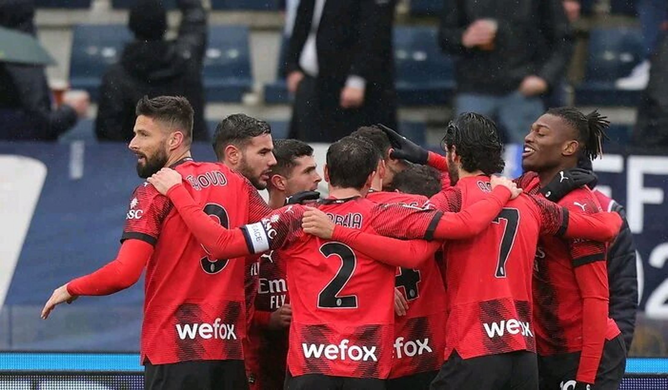 包含AC米兰取胜开门红,跻身意甲前列的词条 包含AC米兰取胜开门红,跻身意甲前列的词条